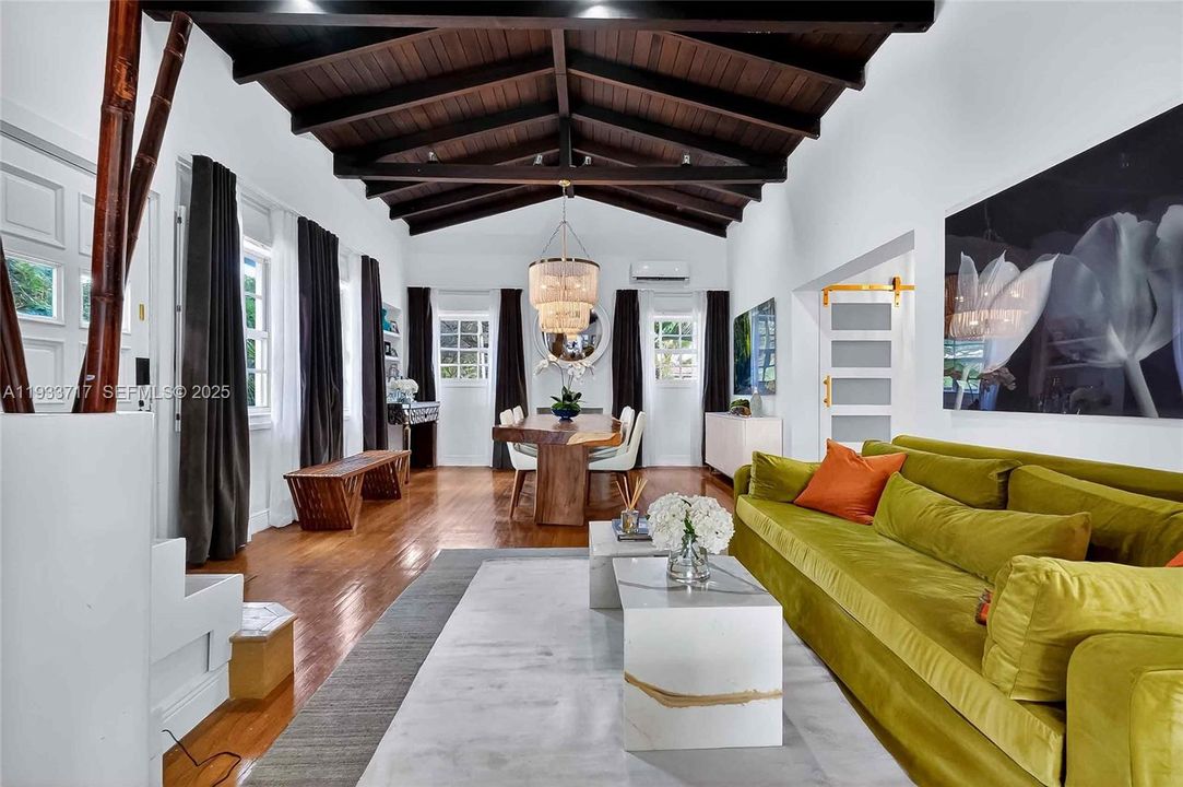 For Rent: $11,500 (3 beds, 3 baths, 2206 Square Feet)