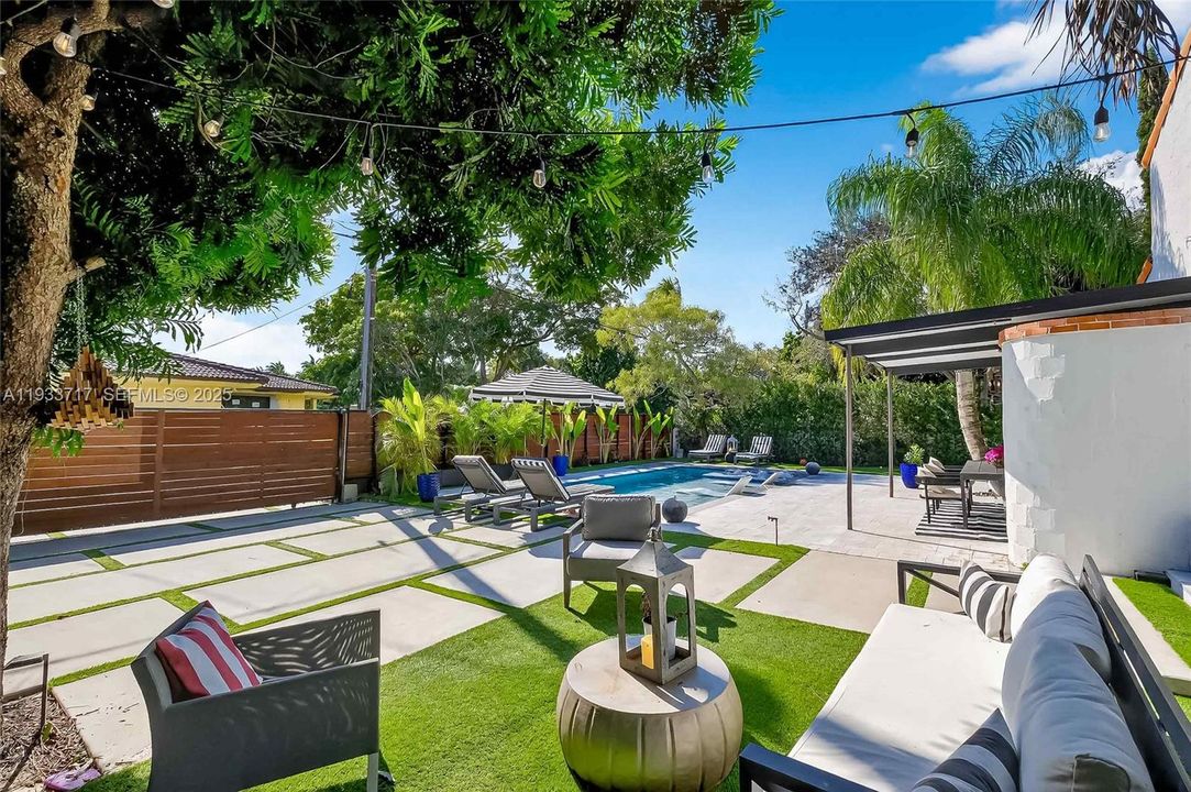 For Rent: $11,500 (3 beds, 3 baths, 2206 Square Feet)