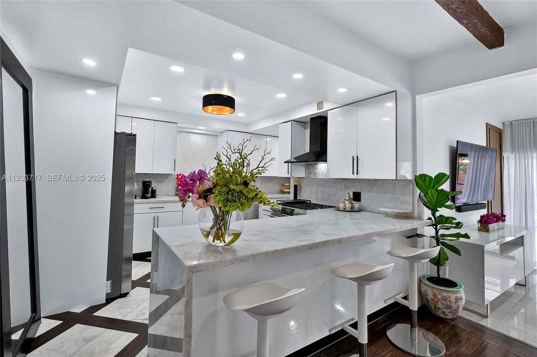 For Rent: $11,500 (3 beds, 3 baths, 2206 Square Feet)