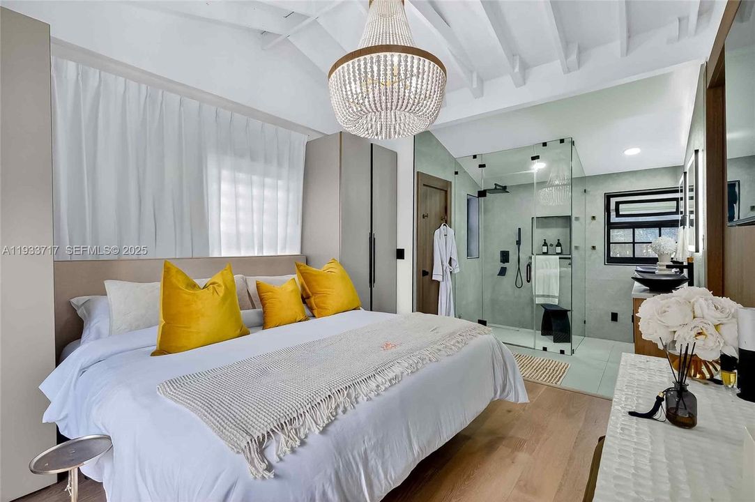 For Rent: $11,500 (3 beds, 3 baths, 2206 Square Feet)