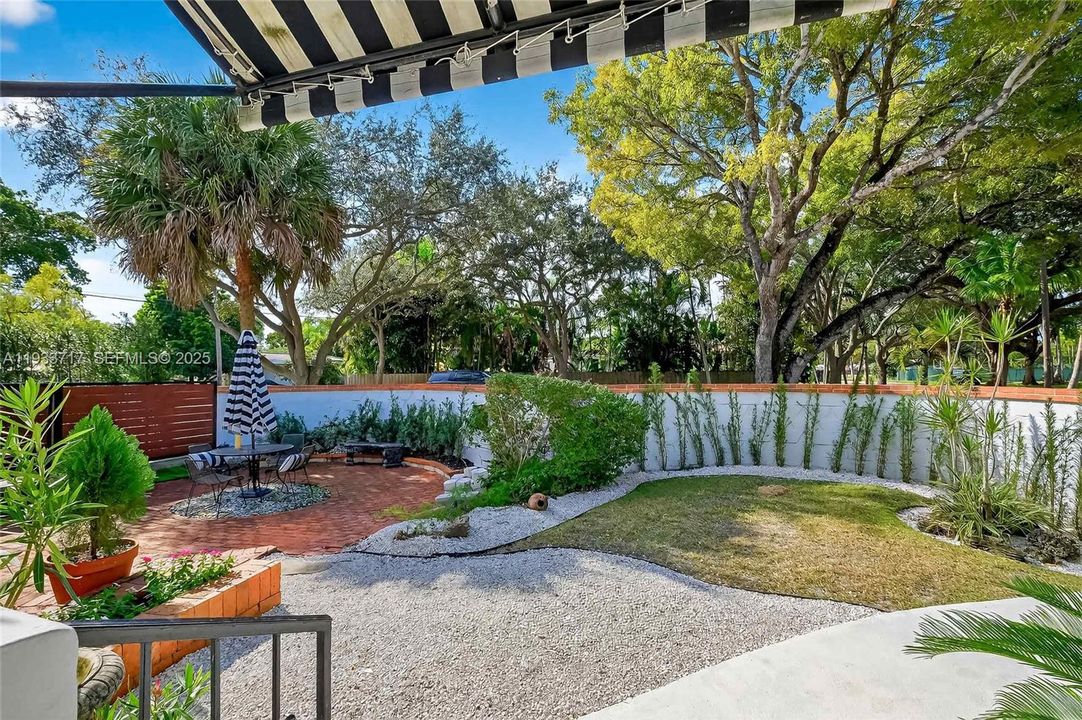 For Rent: $11,500 (3 beds, 3 baths, 2206 Square Feet)