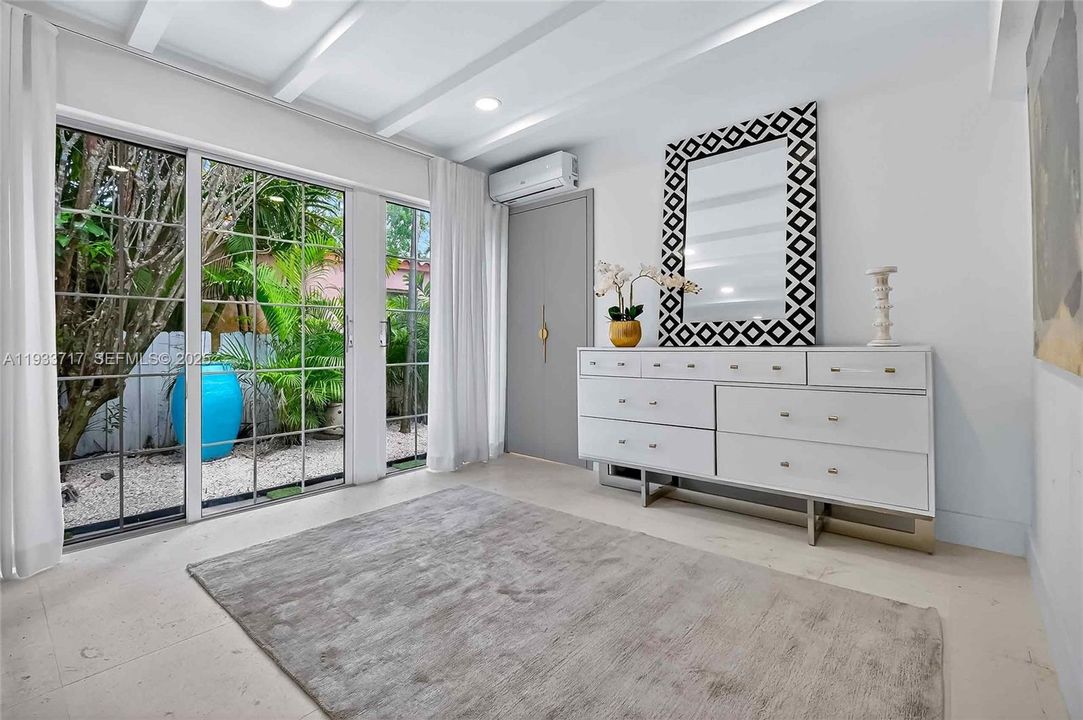 For Rent: $11,500 (3 beds, 3 baths, 2206 Square Feet)