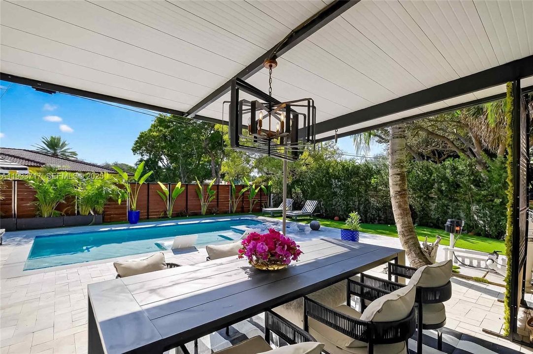 For Rent: $11,500 (3 beds, 3 baths, 2206 Square Feet)