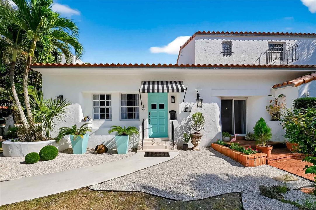 For Rent: $11,500 (3 beds, 3 baths, 2206 Square Feet)