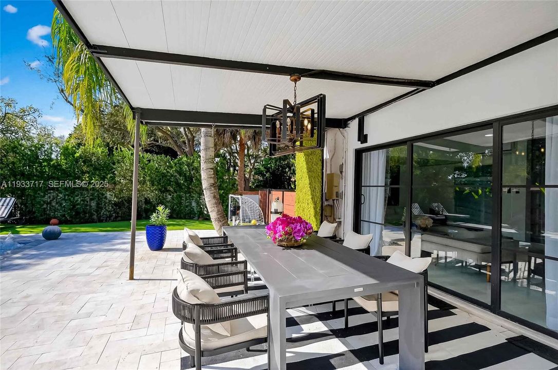 For Rent: $11,500 (3 beds, 3 baths, 2206 Square Feet)