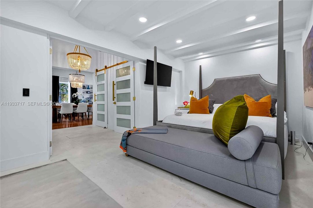 For Rent: $11,500 (3 beds, 3 baths, 2206 Square Feet)