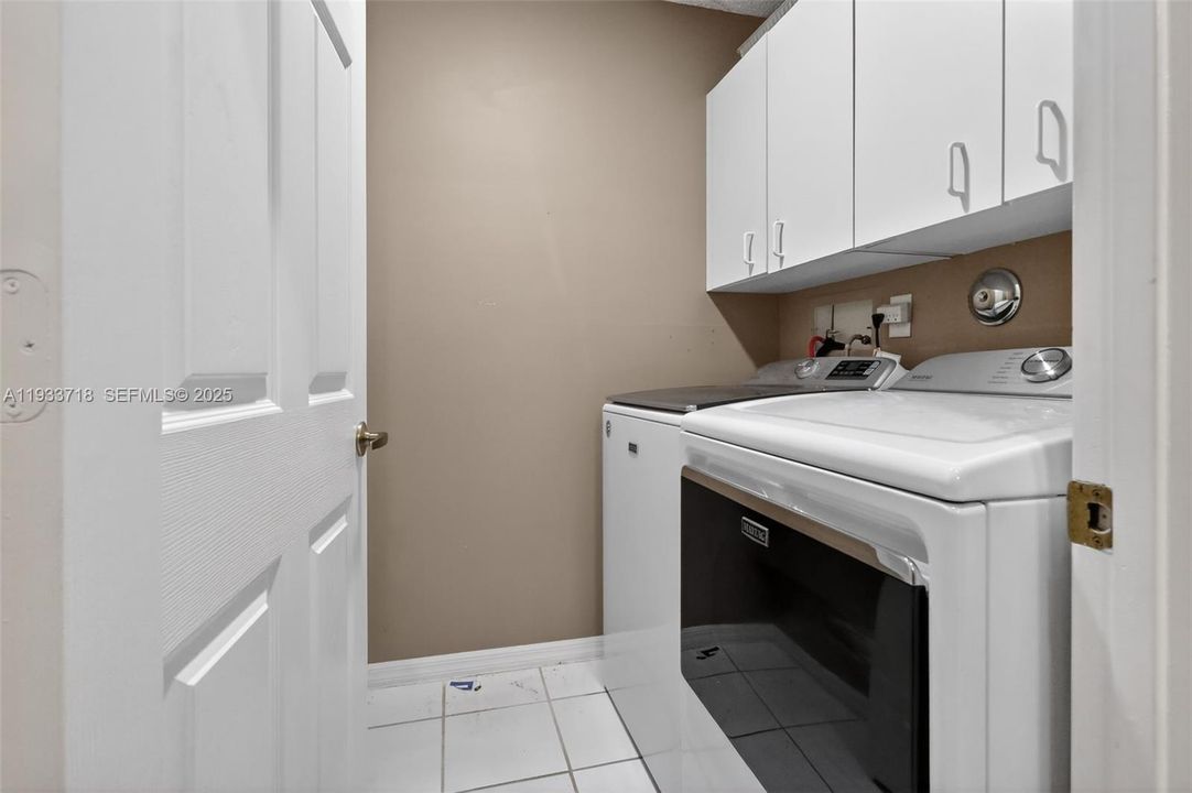 На продажу: $499,900 (3 спален, 2 ванн, 1416 Квадратных фут)