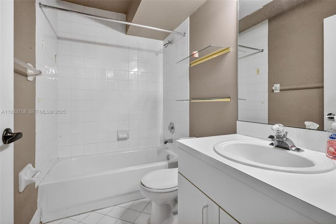 На продажу: $499,900 (3 спален, 2 ванн, 1416 Квадратных фут)