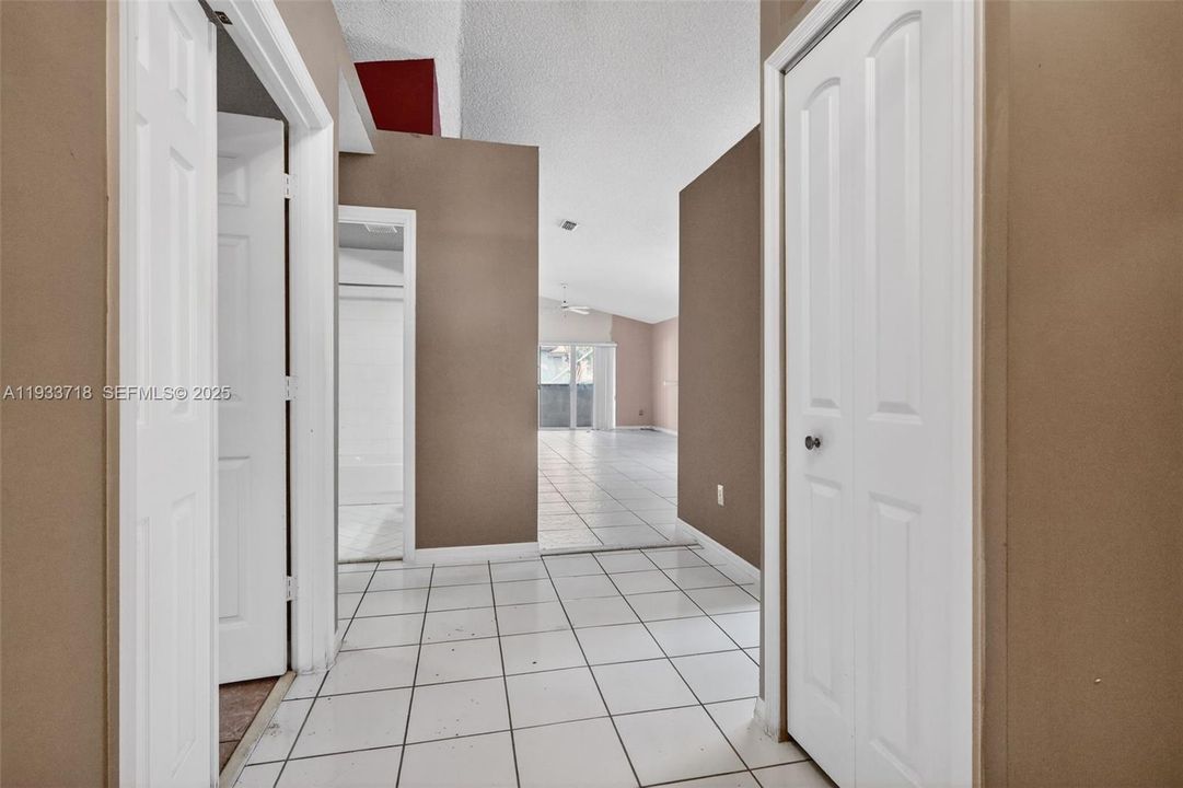 На продажу: $499,900 (3 спален, 2 ванн, 1416 Квадратных фут)