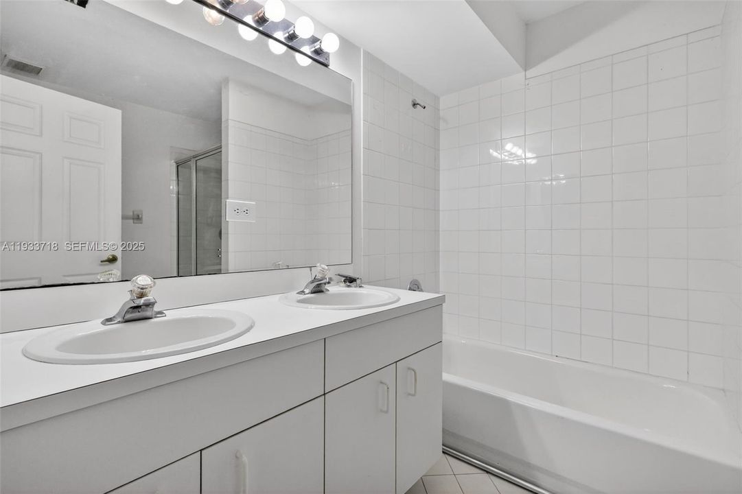 На продажу: $499,900 (3 спален, 2 ванн, 1416 Квадратных фут)