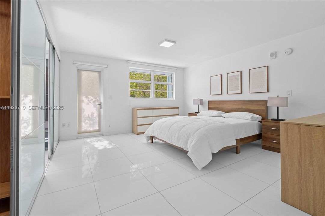 For Rent: $2,990 (1 beds, 1 baths, 630 Square Feet)