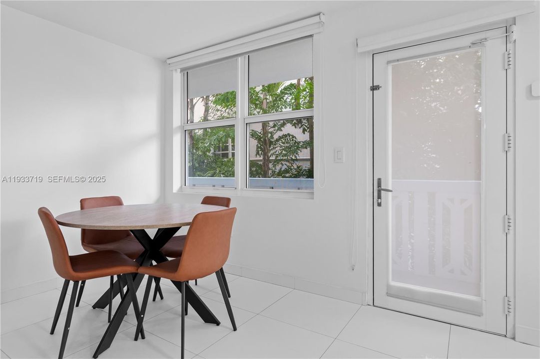 For Rent: $2,990 (1 beds, 1 baths, 630 Square Feet)