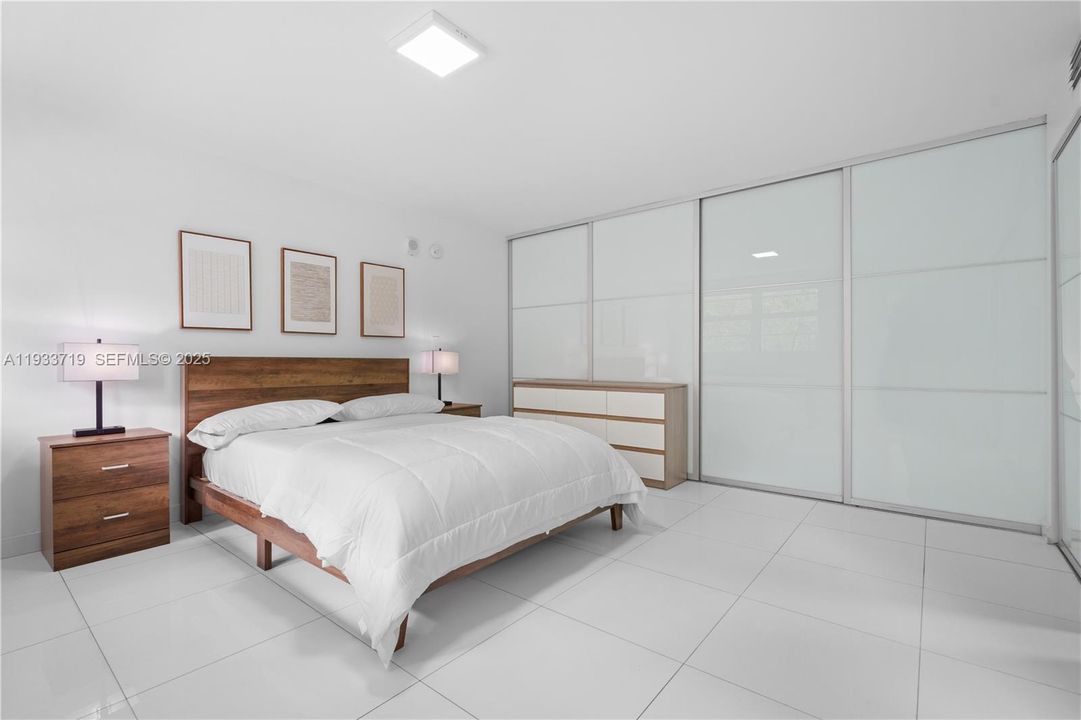 For Rent: $2,990 (1 beds, 1 baths, 630 Square Feet)