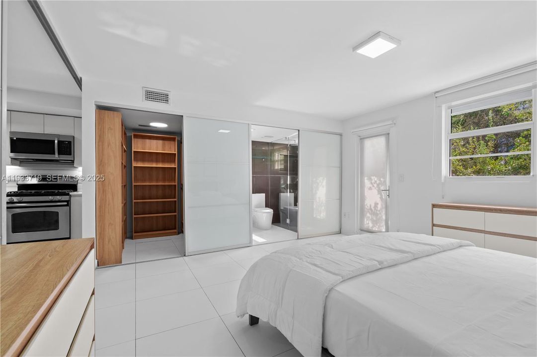 For Rent: $2,990 (1 beds, 1 baths, 630 Square Feet)