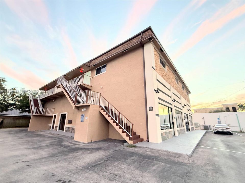 For Rent: $1,650 (1 beds, 1 baths, 1100 Square Feet)