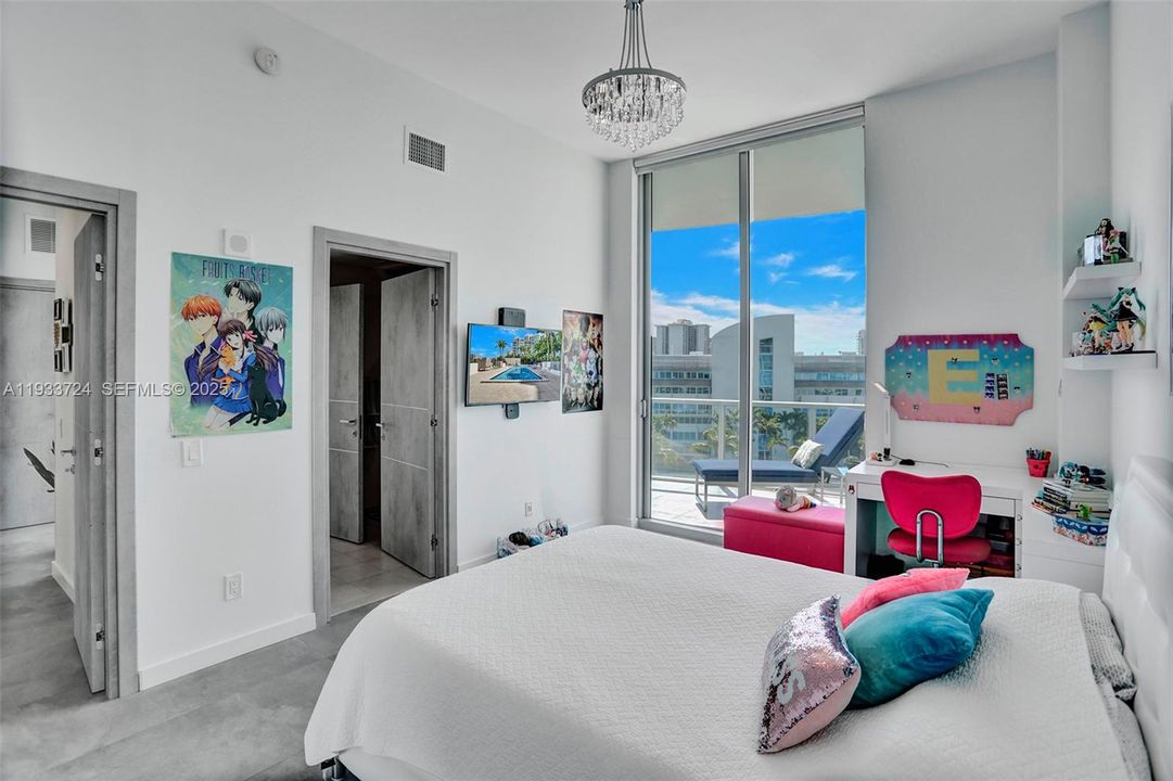 For Rent: $5,250 (3 beds, 2 baths, 1362 Square Feet)