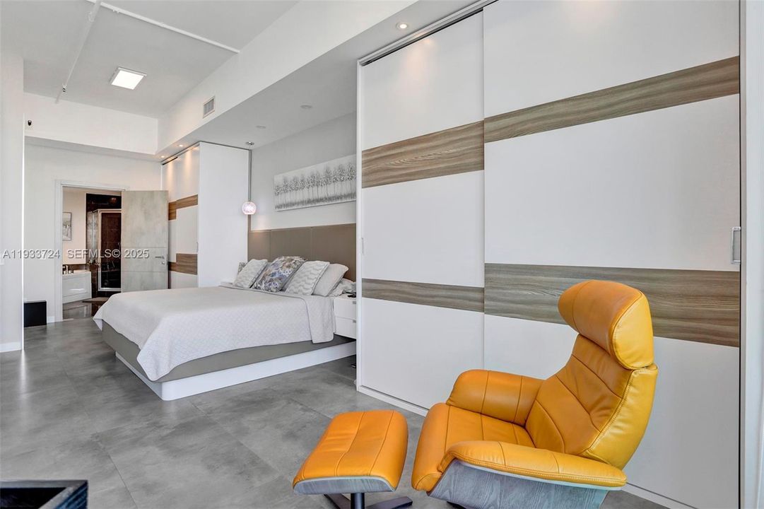 For Rent: $5,250 (3 beds, 2 baths, 1362 Square Feet)