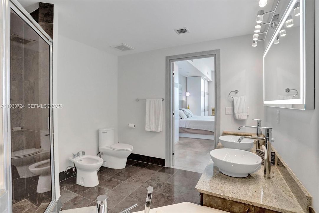 For Rent: $5,250 (3 beds, 2 baths, 1362 Square Feet)