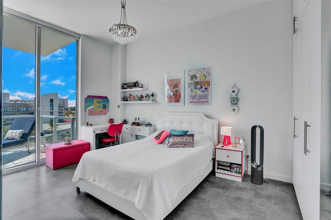 For Rent: $5,250 (3 beds, 2 baths, 1362 Square Feet)