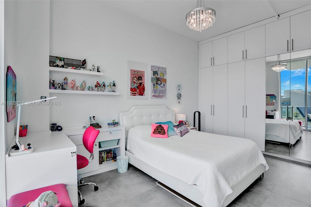 For Rent: $5,250 (3 beds, 2 baths, 1362 Square Feet)