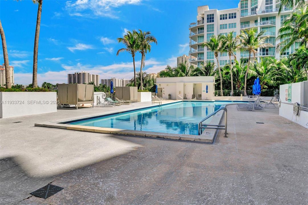 For Rent: $5,250 (3 beds, 2 baths, 1362 Square Feet)