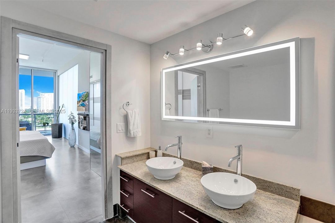 For Rent: $5,250 (3 beds, 2 baths, 1362 Square Feet)