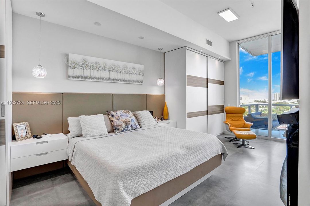 For Rent: $5,250 (3 beds, 2 baths, 1362 Square Feet)