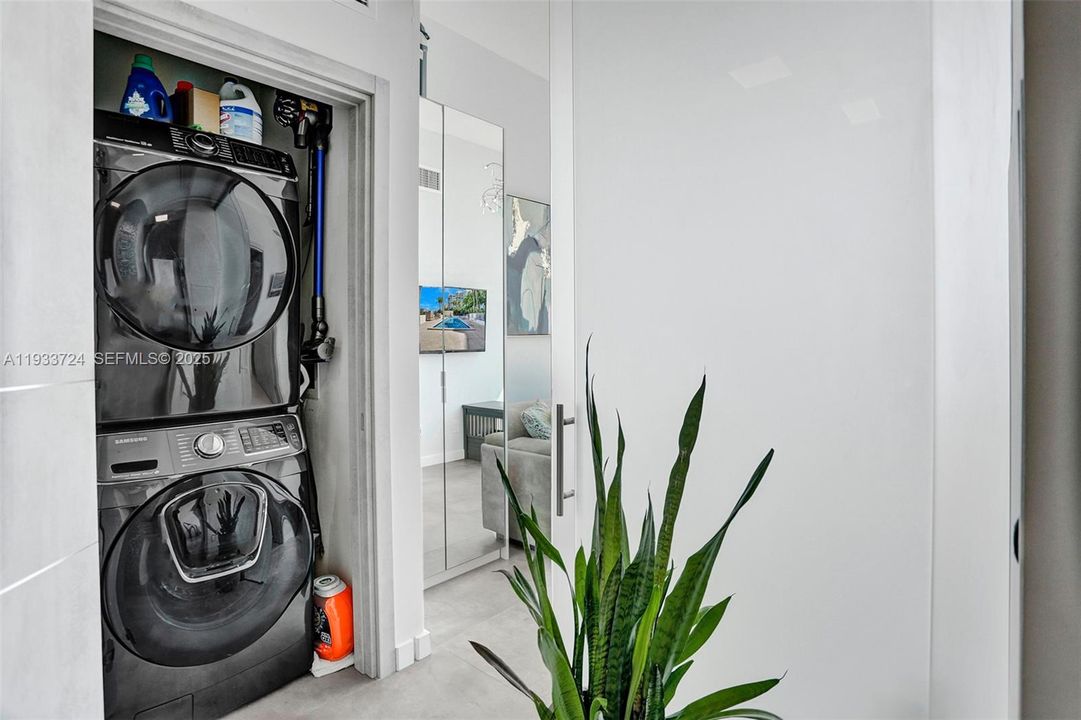 For Rent: $5,250 (3 beds, 2 baths, 1362 Square Feet)