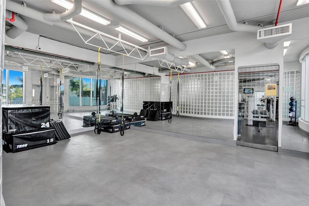 For Rent: $5,250 (3 beds, 2 baths, 1362 Square Feet)