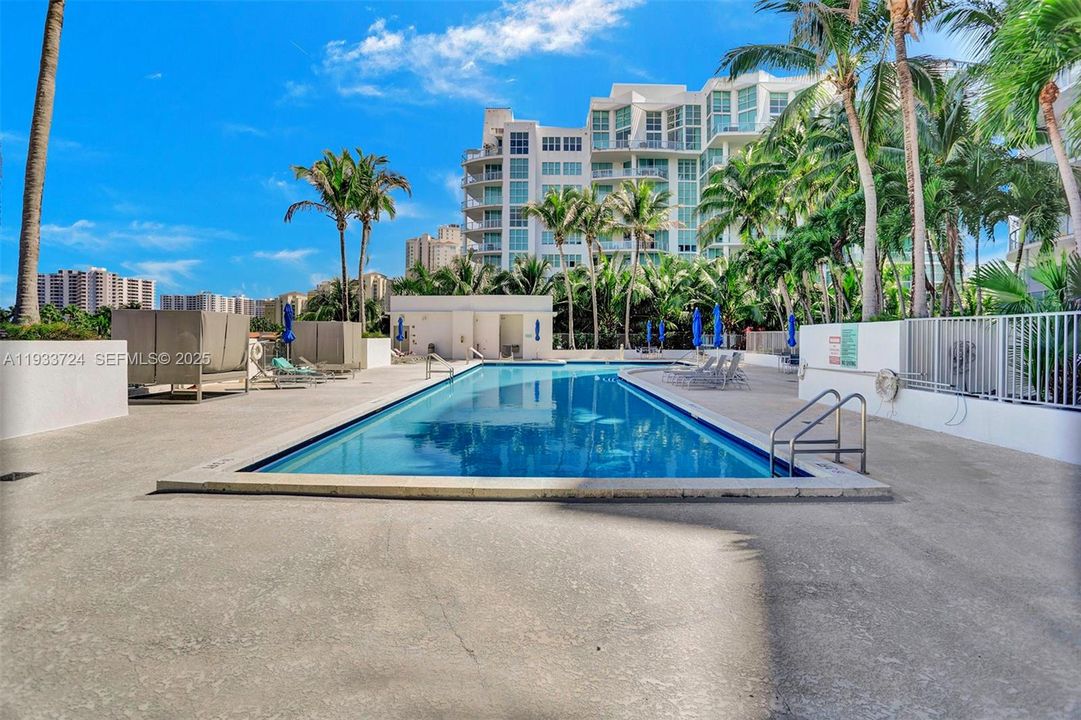 For Rent: $5,250 (3 beds, 2 baths, 1362 Square Feet)