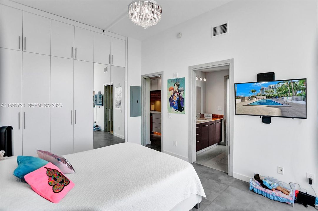 For Rent: $5,250 (3 beds, 2 baths, 1362 Square Feet)