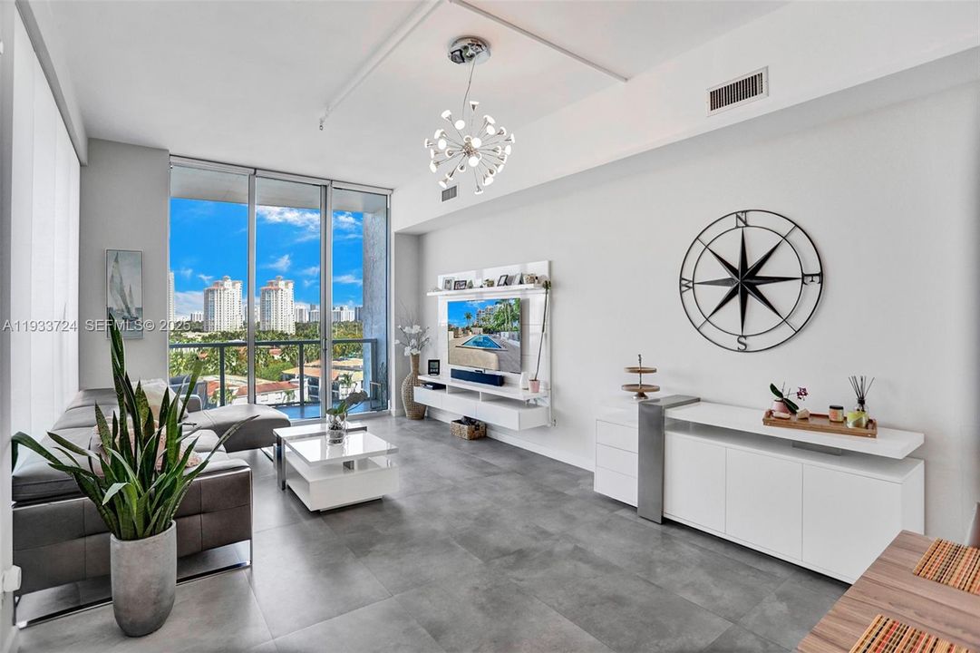 For Rent: $5,250 (3 beds, 2 baths, 1362 Square Feet)