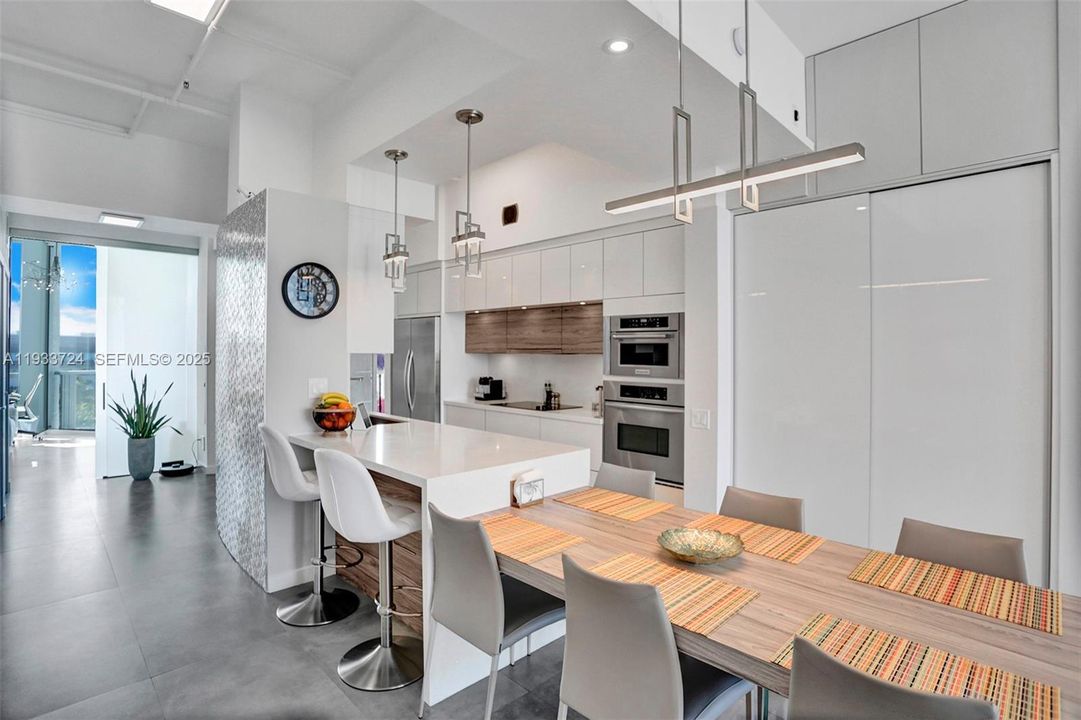 For Rent: $5,250 (3 beds, 2 baths, 1362 Square Feet)