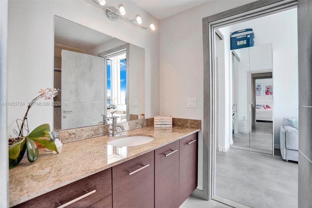 For Rent: $5,250 (3 beds, 2 baths, 1362 Square Feet)