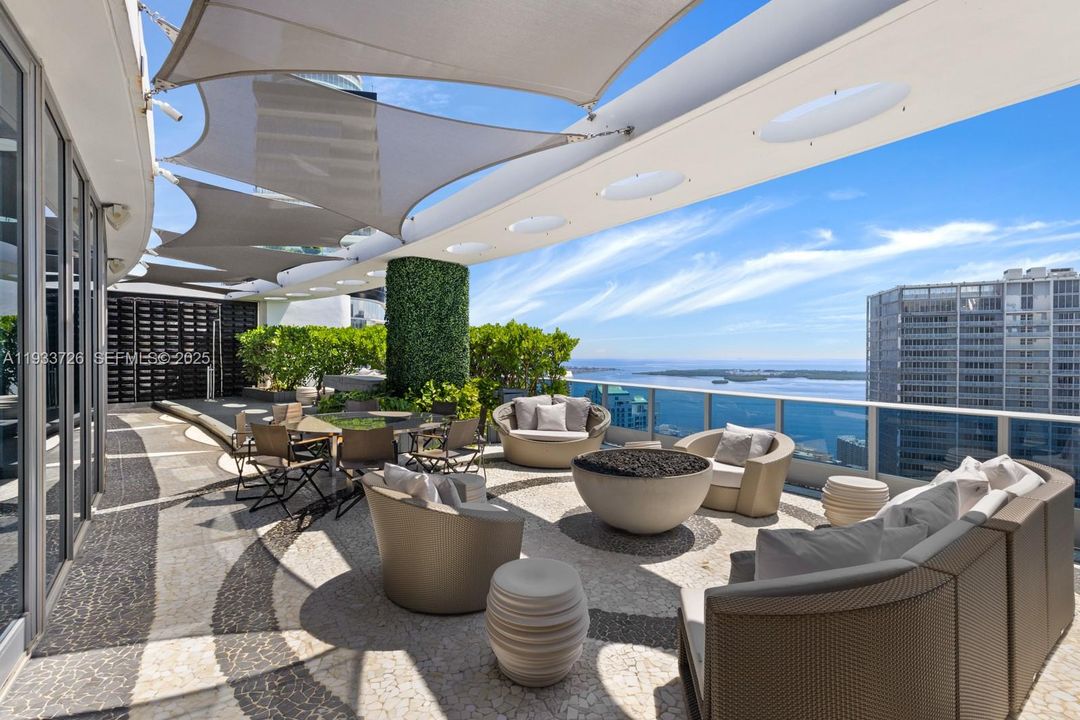 For Sale: $7,790,000 (3 beds, 5 baths, 3889 Square Feet)