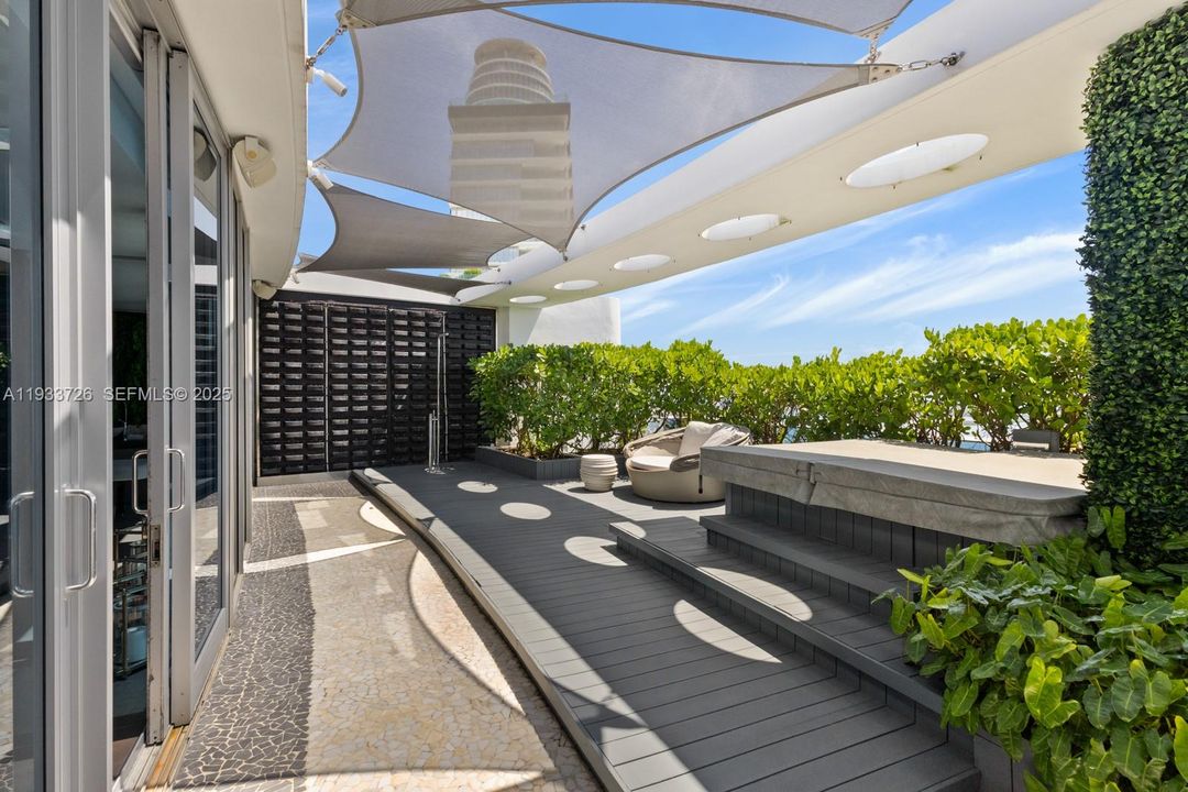 For Sale: $7,790,000 (3 beds, 5 baths, 3889 Square Feet)