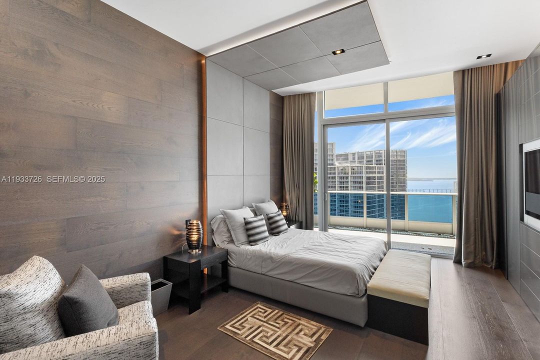 For Sale: $7,790,000 (3 beds, 5 baths, 3889 Square Feet)