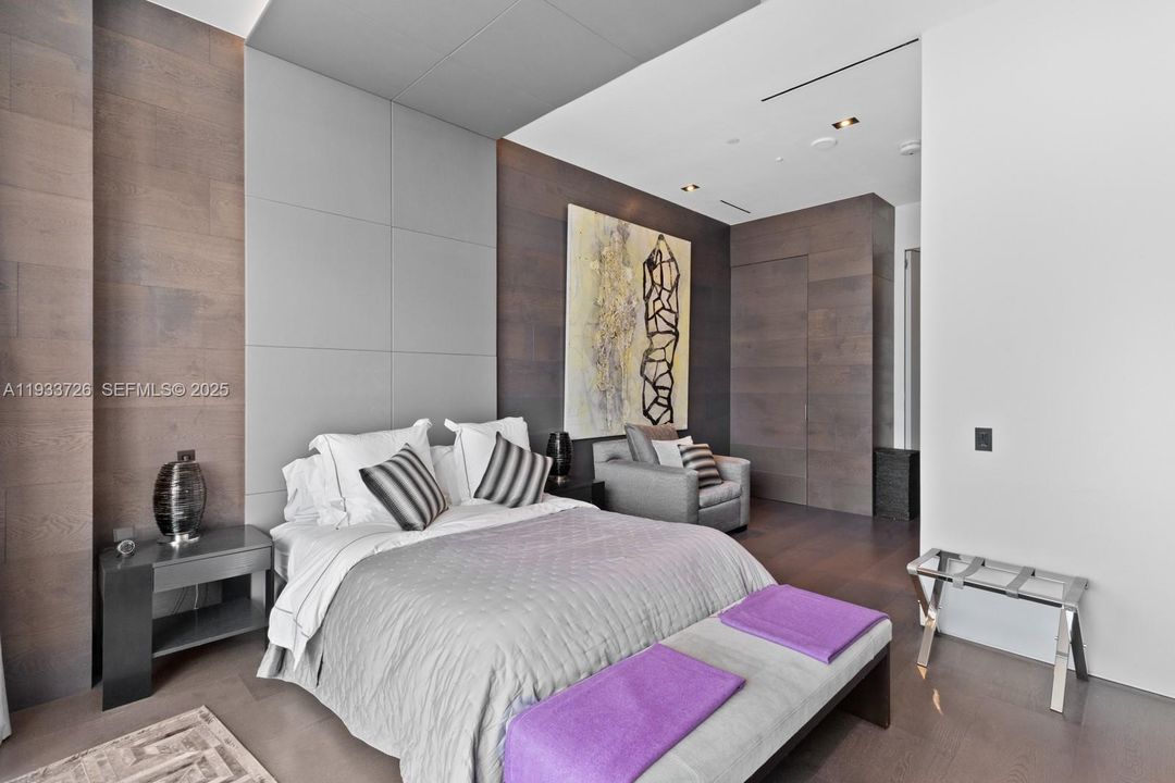 For Sale: $7,790,000 (3 beds, 5 baths, 3889 Square Feet)