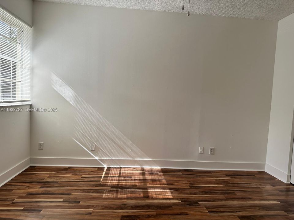 出租: $1,950 (2 贝兹, 2 浴室, 807 平方英尺)