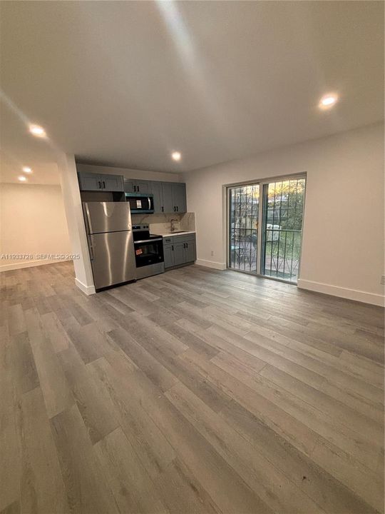 For Sale: $1,850 (4 beds, 3 baths, 2314 Square Feet)