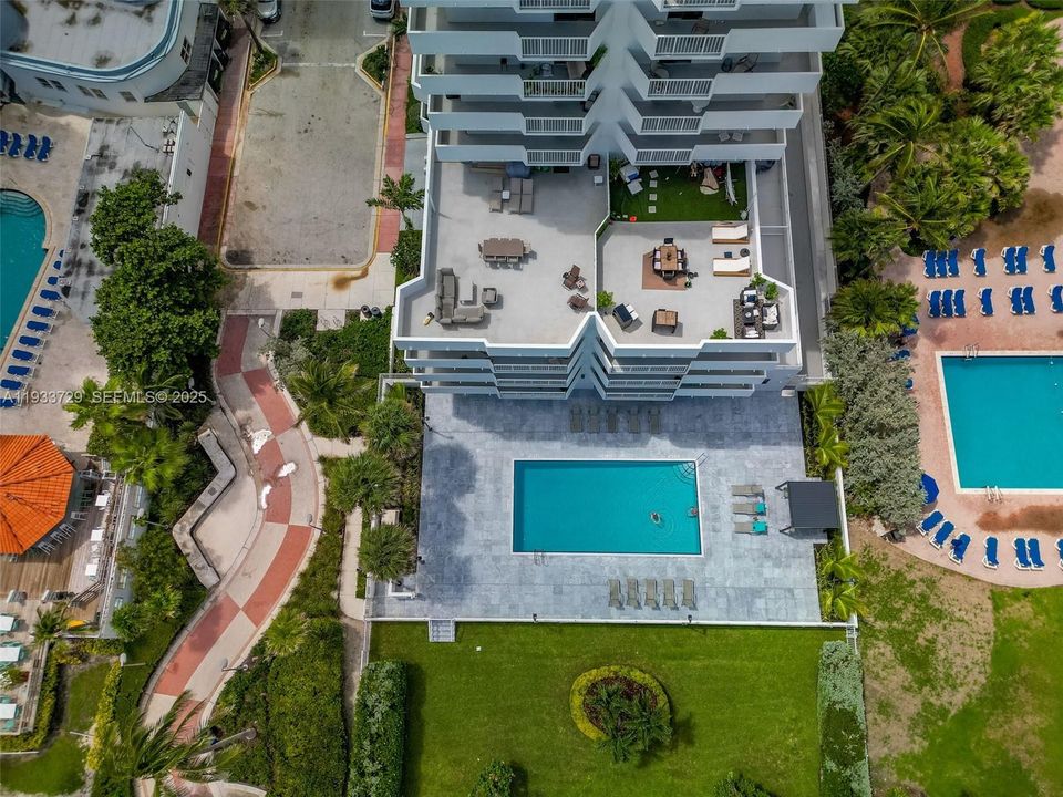 出租: $8,000 (4 贝兹, 3 浴室, 1795 平方英尺)