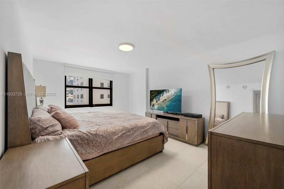 出租: $8,000 (4 贝兹, 3 浴室, 1795 平方英尺)