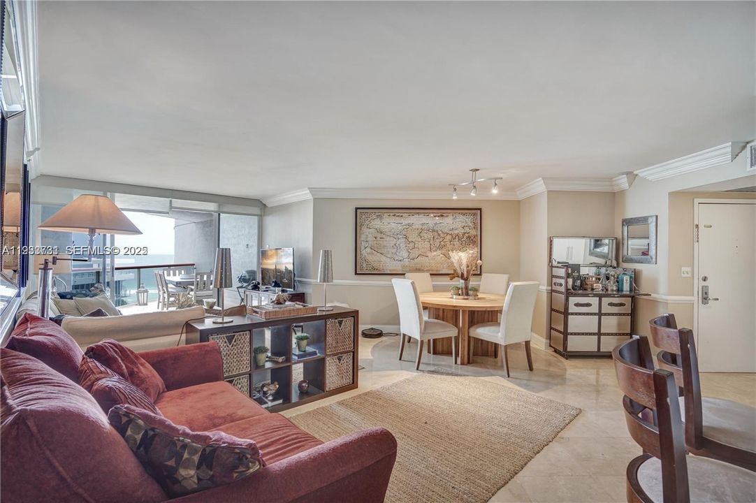 For Sale: $862,000 (2 beds, 2 baths, 1230 Square Feet)