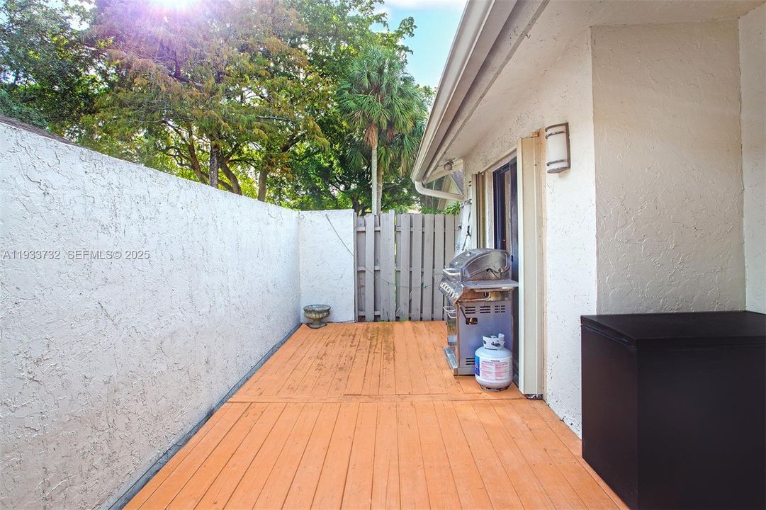 For Sale: $340,000 (3 beds, 2 baths, 1244 Square Feet)