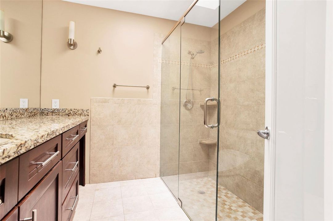 For Sale: $340,000 (3 beds, 2 baths, 1244 Square Feet)