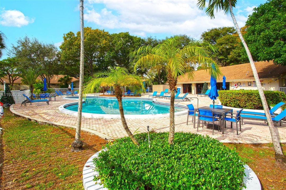 For Sale: $340,000 (3 beds, 2 baths, 1244 Square Feet)