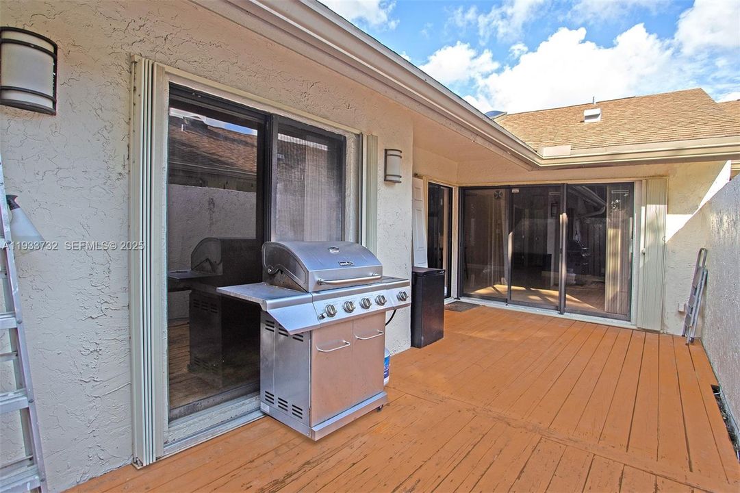 For Sale: $340,000 (3 beds, 2 baths, 1244 Square Feet)