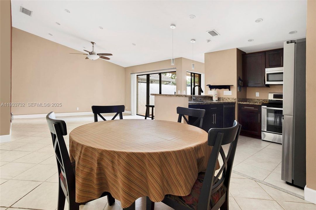 For Sale: $340,000 (3 beds, 2 baths, 1244 Square Feet)