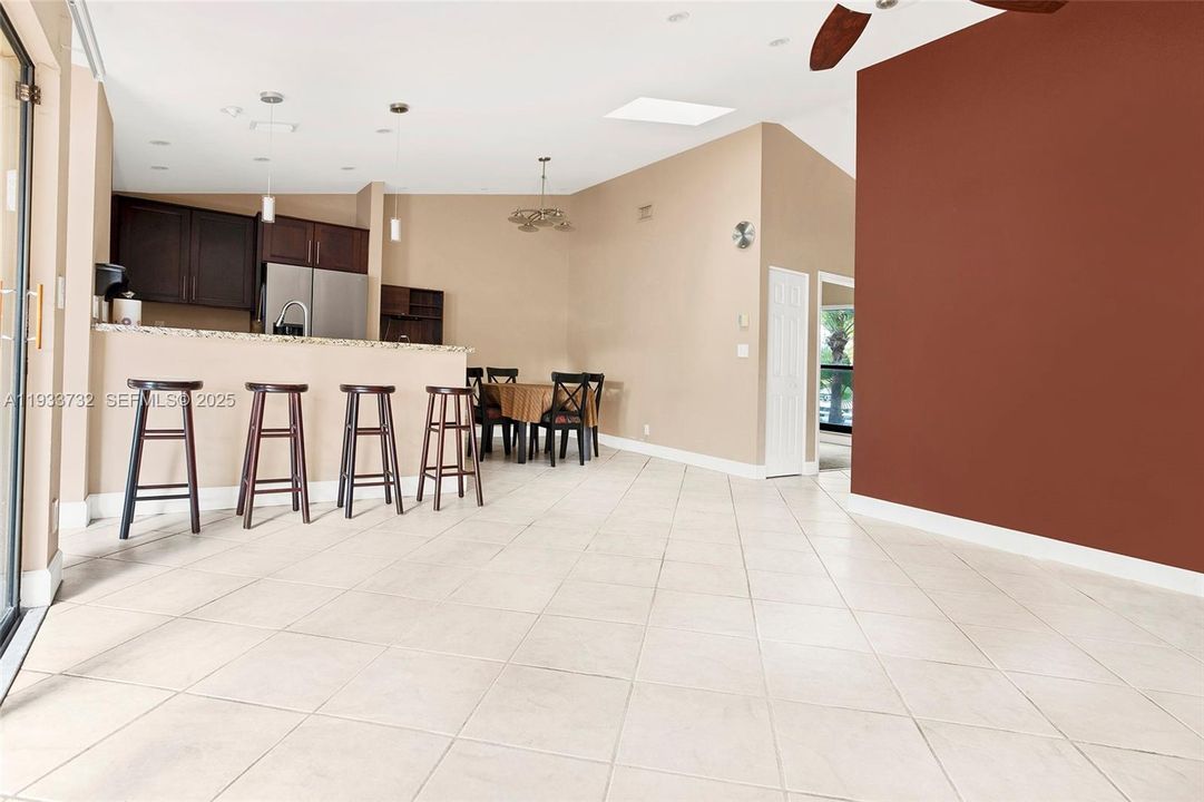 For Sale: $340,000 (3 beds, 2 baths, 1244 Square Feet)