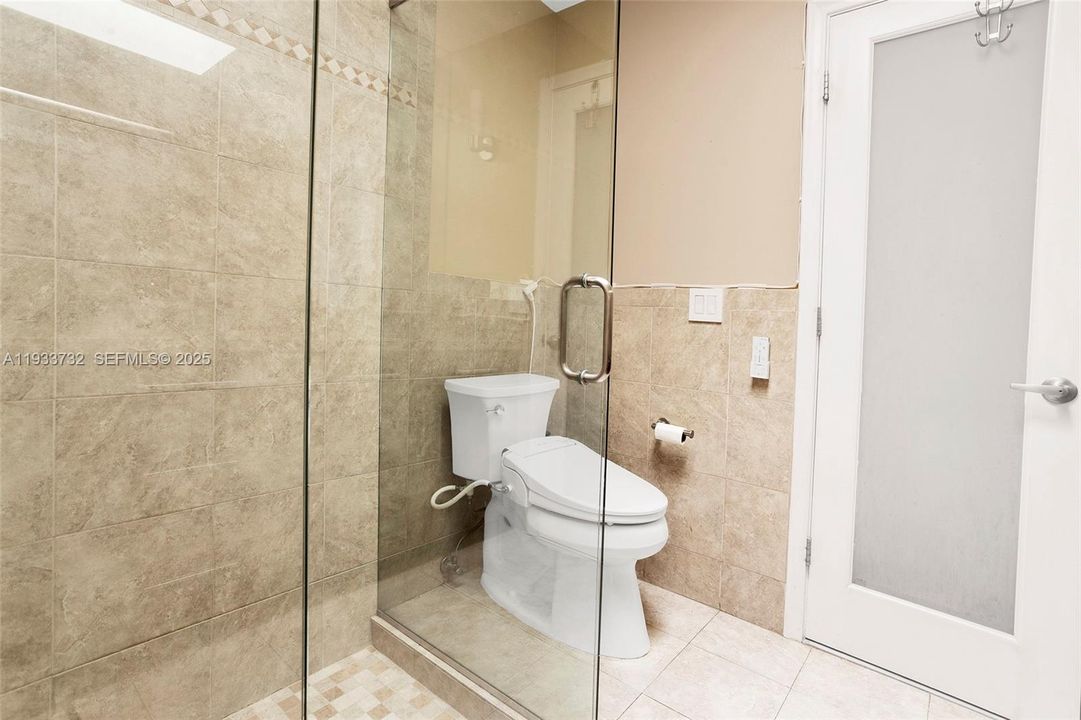 For Sale: $340,000 (3 beds, 2 baths, 1244 Square Feet)